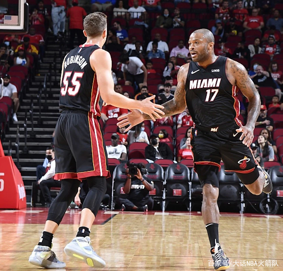 九游-NBA季后赛赛程吃紧，桑托斯加时末段状态回暖，话题不断，赛程密集仍需轮换的简单介绍