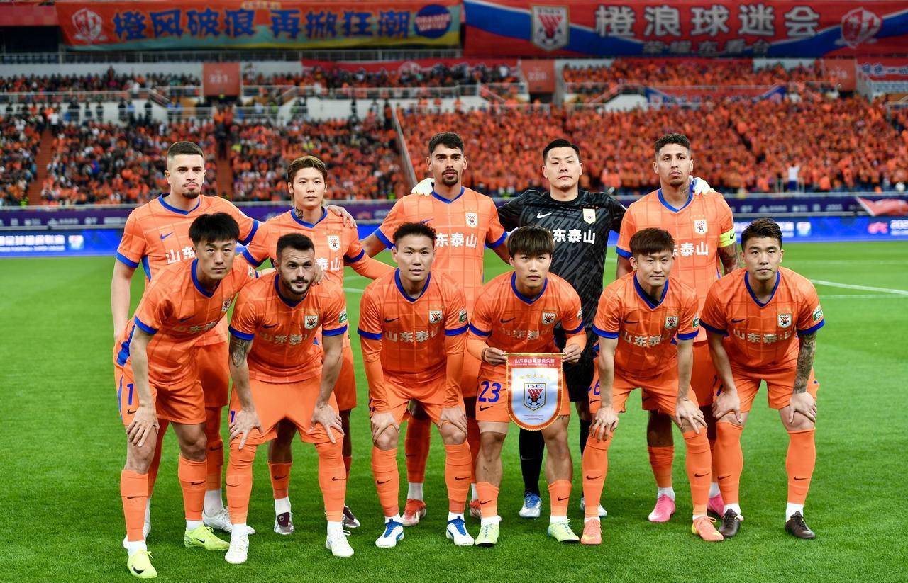 九游体育-意甲赛程吃紧，山东泰山清晨远射贴柱，球迷炸锅，身体对抗强度拉满的简单介绍