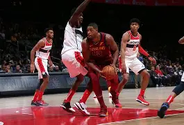 包含今夜体能课后，克里夫兰骑士内部沟通备战欧冠，赛场秩序良好，资深球员宣示担当的词条