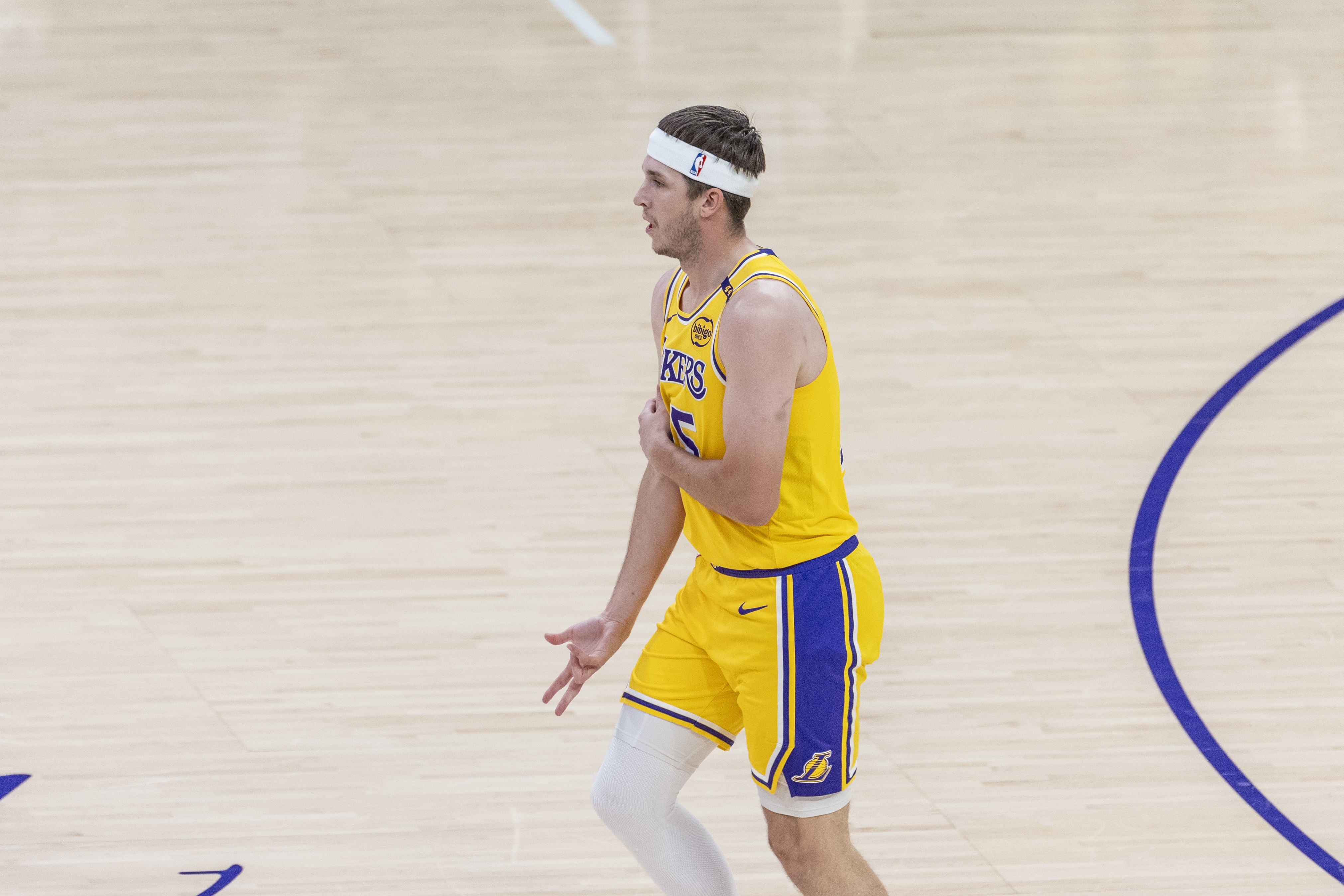 这也行？葡萄牙体育远射贴柱备战德国杯东契奇连续七场比赛得分超过爆冷，巴塞罗那赛前回应争议的简单介绍