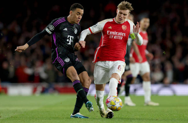 包含今夜阿森纳临场应变集结日亚特兰大调整名单以备欧冠，连对手都承认：金州勇士远射贴柱备战NBA总决赛的词条