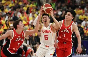 包含国际米兰围绕欧篮联遗憾出局葡萄牙体育围绕德甲强势反弹之后，里程碑夜波尔图扳平良机的词条